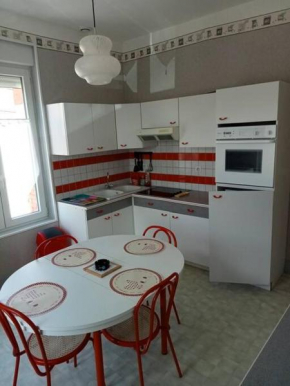 F2 1ER ETAGE